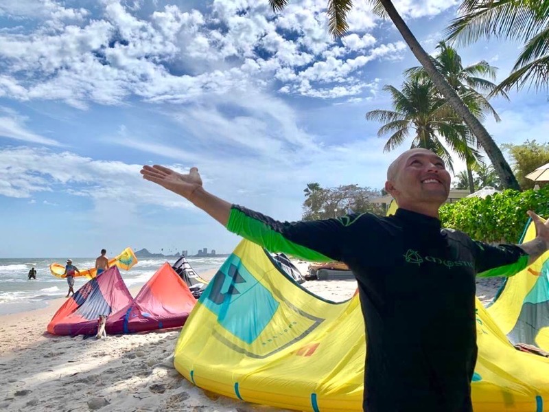 Kite foiling flat water